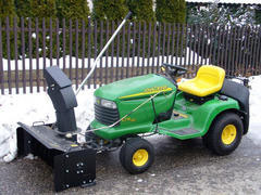 Sněžná fréza k dvouosým travním traktorům